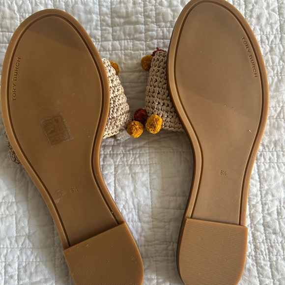New Tory Burch Everly Raffia Colorful Pom Pom Sandals, size 8.5 - Picture 2 of 6